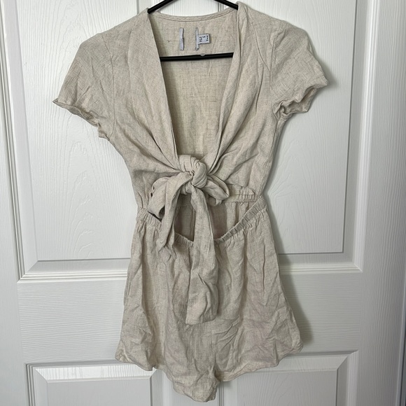 PRINCESS POLLY RAGNAR TIE FRONT ROMPER BEIGE - Picture 7 of 9